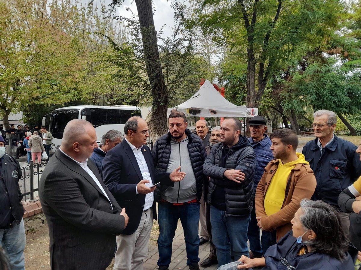 Tozkoparan'da kentsel dönüşüm adı altında gerçekleştirilen yıkım zulmüne karşı Barış Parkı'nda vatandaşlarımızla bir araya geldik. İnsanlarımız kentsel dönüşüme karşı değil, hukuksuz biçimde yerlerinden edilmelerine karşı
<a href="/CHP_istanbulil/">CHP İstanbul İl Başkanlığı</a> 
<a href="/TemelAkkoc/">Temel Akkoç</a> 
#TozkoparandaZulümVar