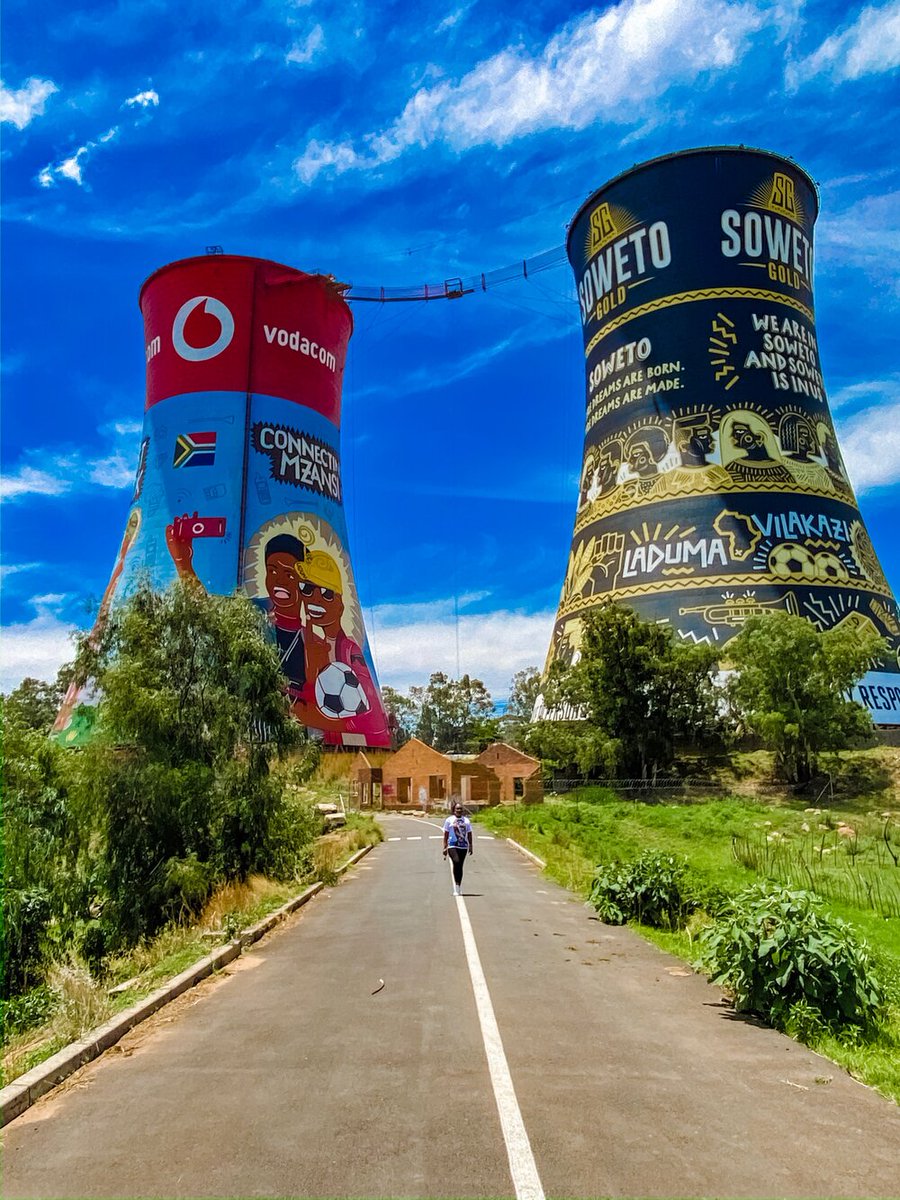 SimthoBiyela's tweet photo. @Phislash Come to Soweto Towers for suicide attempt like other kids https://t.co/11nvVCj0oh
