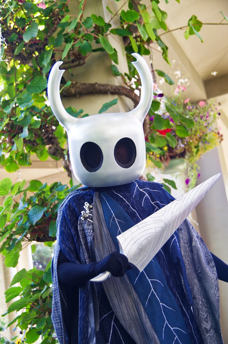 I got some of the photos back from <a href="/geoectomy/">Jason Tice</a> of my Hollow Knight cosplay from <a href="/capcitycomic/">CapCity Comic Con</a> - ahh they look so good. ;_;

@TimmCosplay made both my costume and his Hornet, although I got to help sew some of the cloak for mine (I was trusted to touch the sewing machine ... :O )