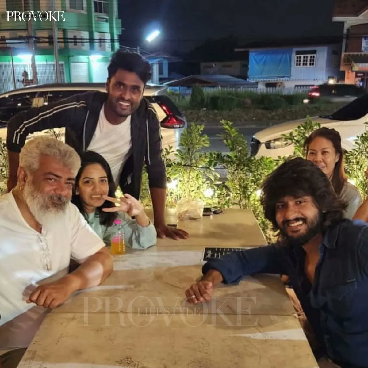 provoke_social's tweet photo. #AjithKumar with @Pavani9Reddy #Amirads
#ajithkumar #pavni #pavniamir #bigboss #bigboss6 #kamalhaasan #recentpicture #thalapathyvijay #instagood #instafashion #instadaily #movie #ProvokeLifestyle #provokemagazine #stayprovoked #celebrity #celebrityupdates #trending #celebrity https://t.co/TVidMPd1yt