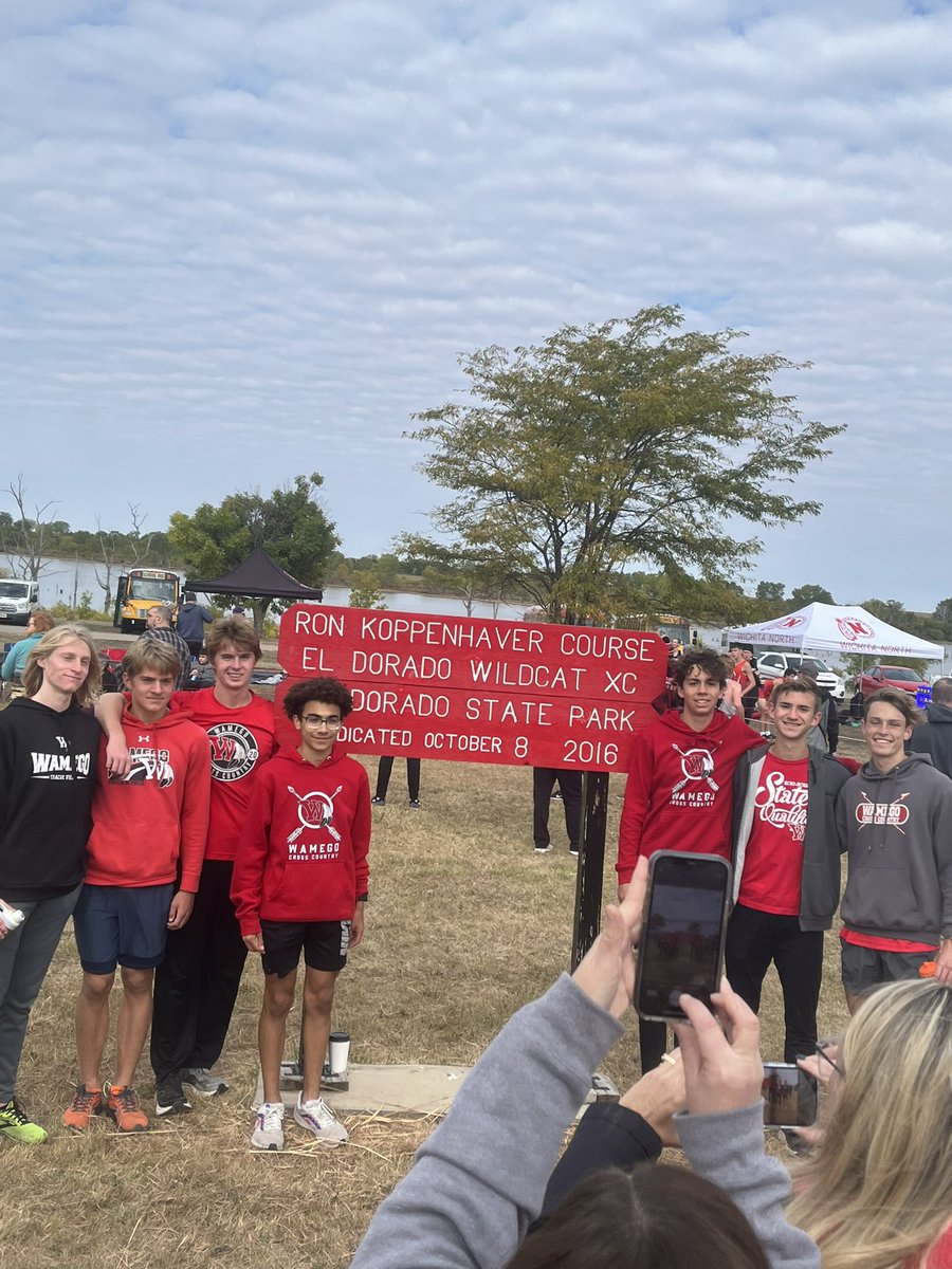 Peyton37244137's tweet photo. I got 8th place in El Dorado with a time of 16:41. Pr’d by 27 seconds #Freshman https://t.co/1y0ZNhVgzQ