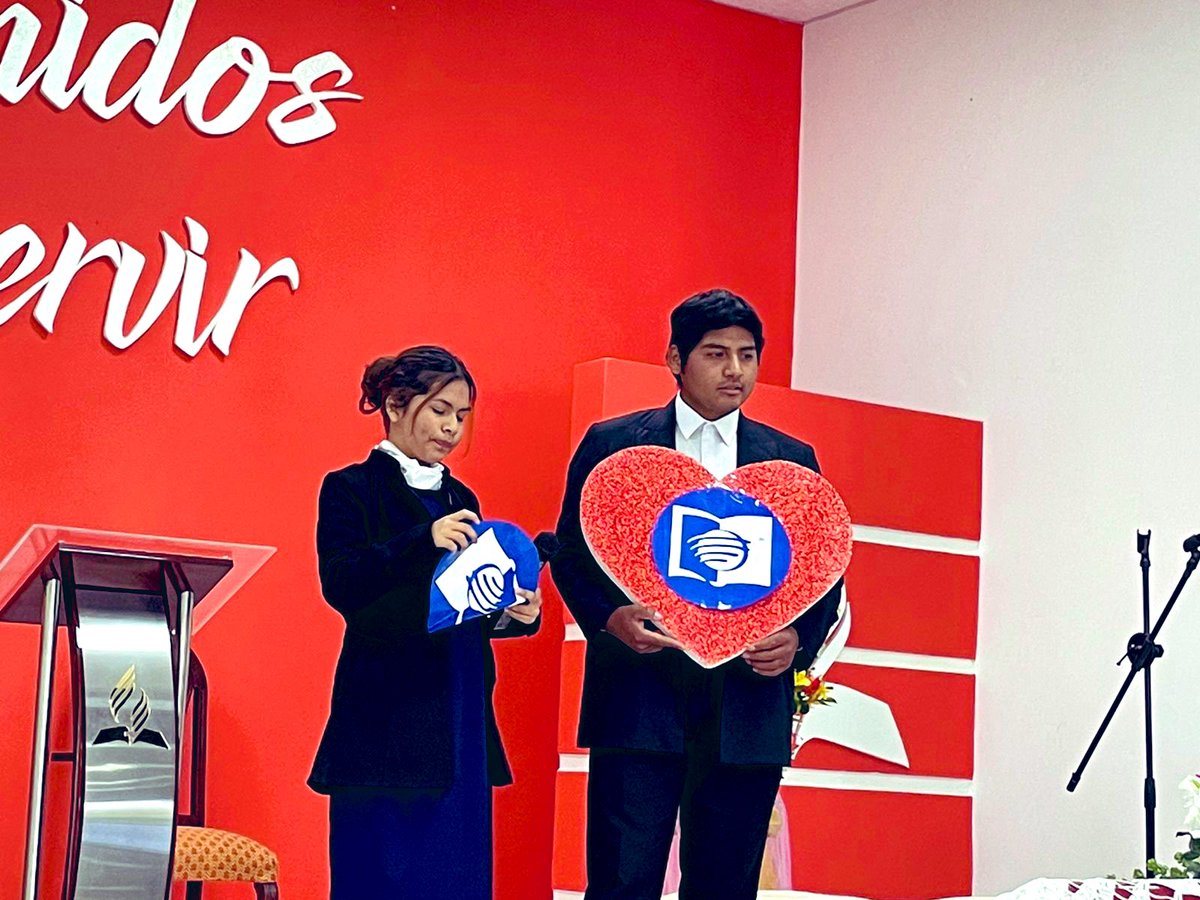 pr_jmb's tweet photo. 1️⃣7️⃣0️⃣ ESCUELA SABÁTICA. Ganando almas para Cristo🙏🏽📖
👉En Chimbote D, los maestros son reconocidos por su dedicación y entrega en el trabajo pastoral 
#ÉnfasisMisioneros #RID #EscuelaSabática #micop #ES https://t.co/GAu0ybydUC
