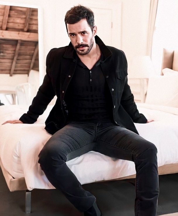 GanaAli212's tweet image. Mr handsome is 35 🔥🥂

MutluYıllara BarışArduç