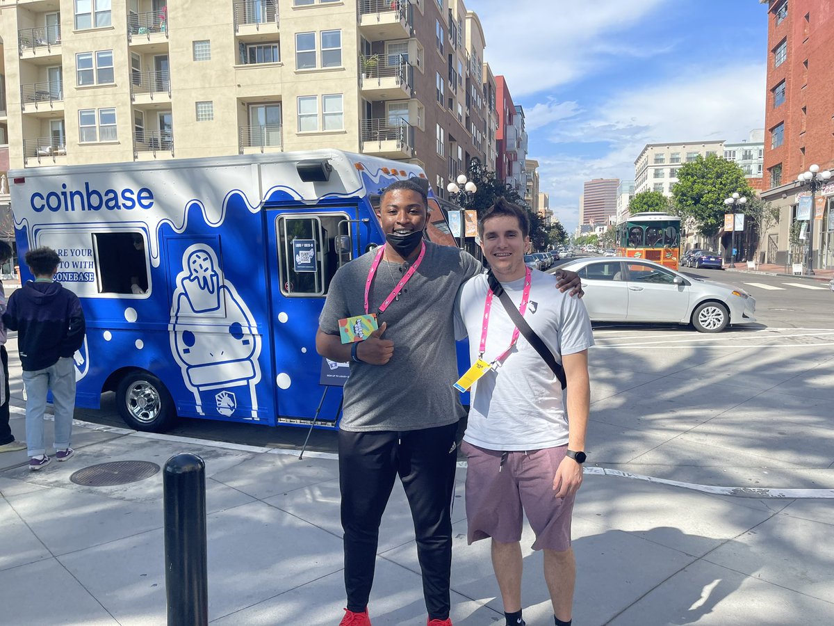 devigraham's tweet photo. I hecking love @TeamLiquid @coinbase #liquidplus #coinbase https://t.co/2uInm2OtNS