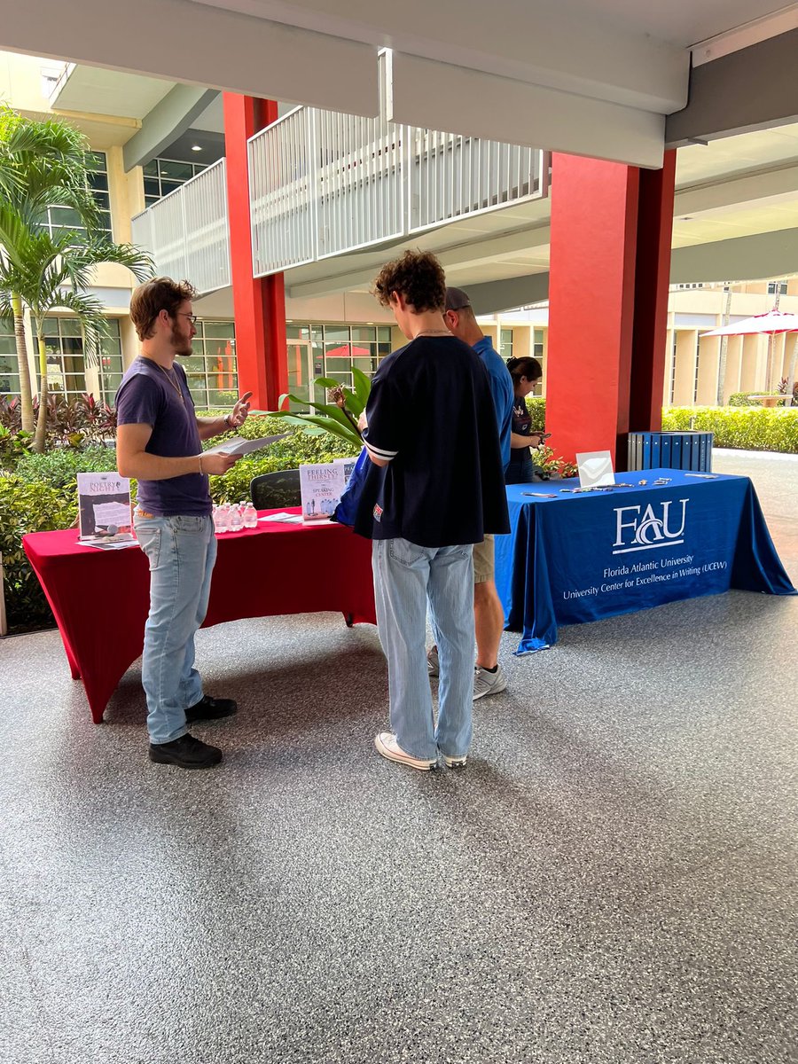 FAUspeaks's tweet photo. The Speaking Center consultants (and fellow CTL tutors) were ready for their mission bright and early on a dreary Saturday morning! Bringing their own positive energy to Explore FAU!  #fau #fauboca #explorefau #fauspeaks #fauscms #fauctl https://t.co/MWjbYRzvEt