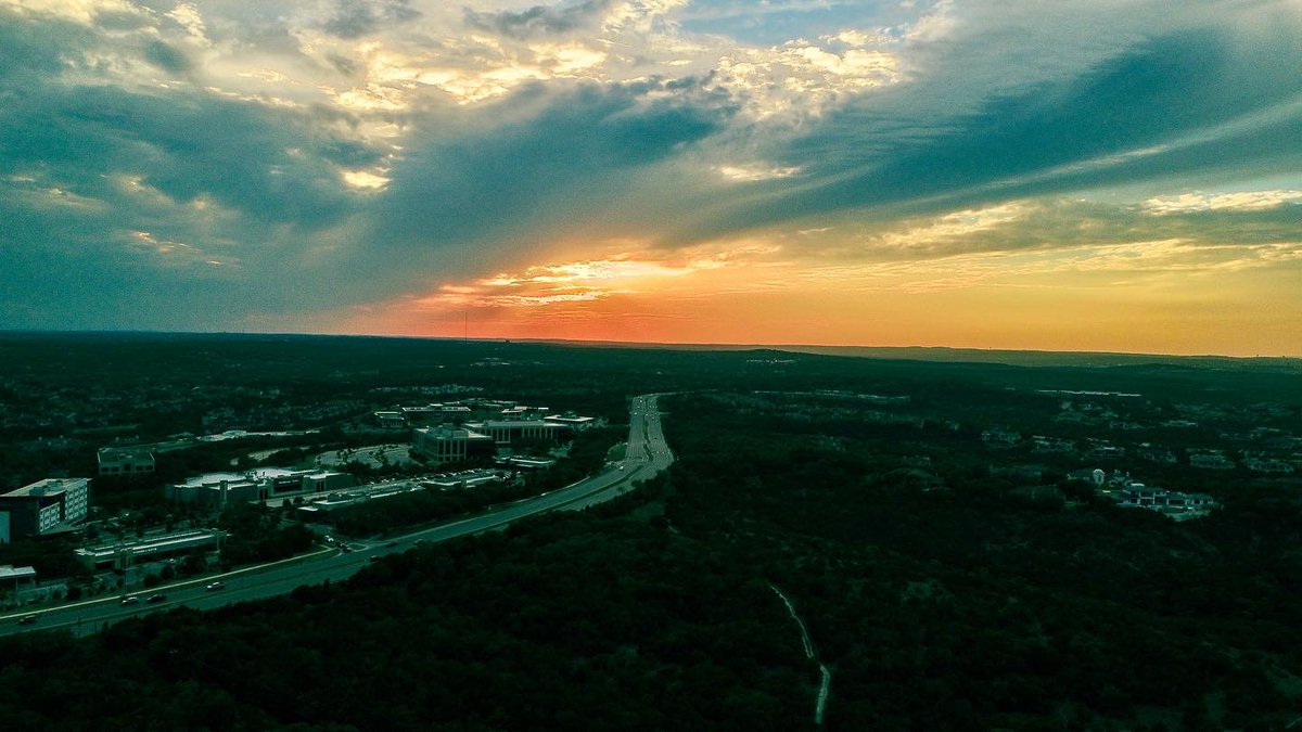 cconnor_crowe's tweet photo. Sunset yesterday was ๐ฐ whatโs your favorite?
#dji #djimini2 #dronesunset #austinsunset #dronephotography https://t.co/LAWL1aFhv5