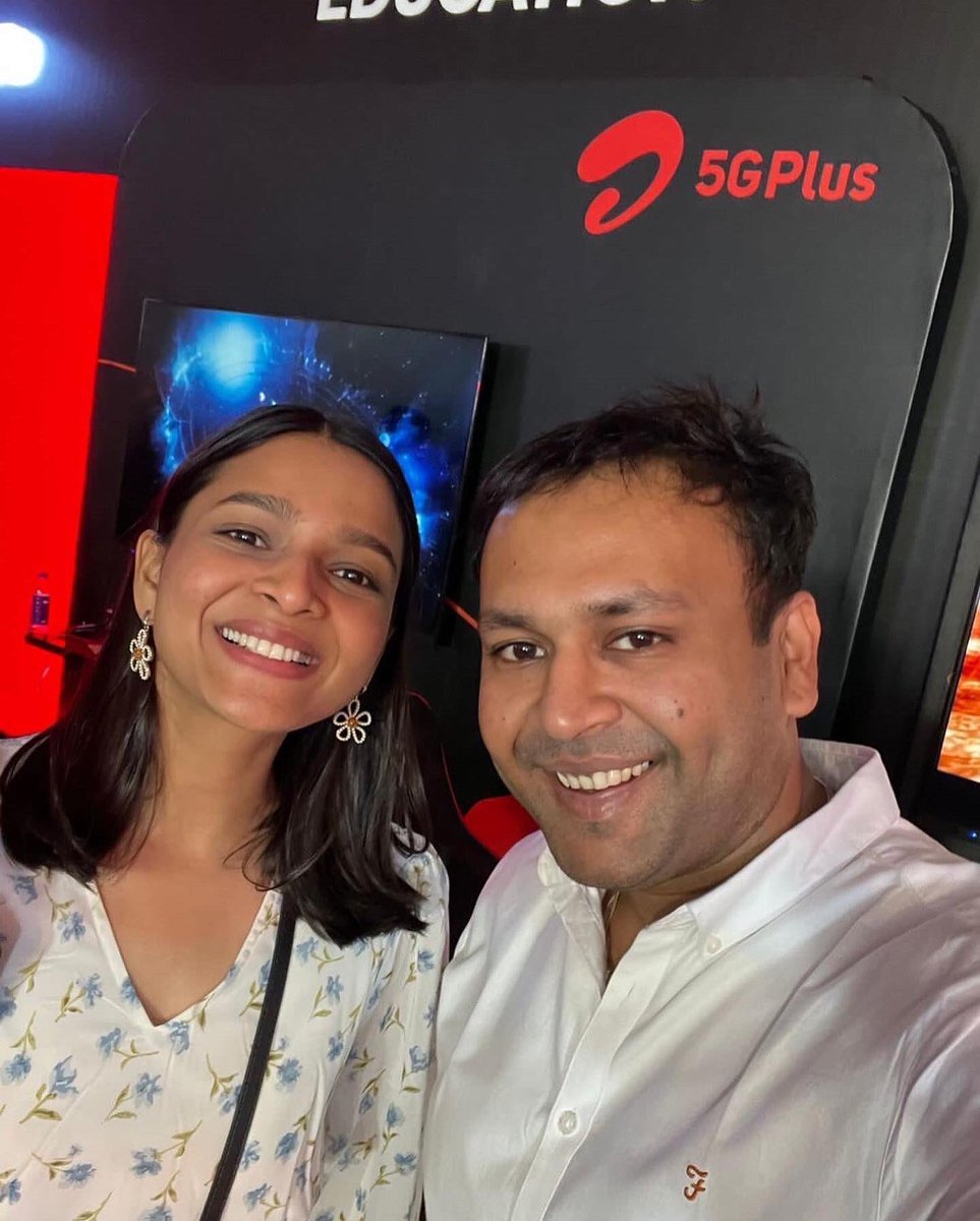 Metalok_io's tweet photo. The #creators who always have influenced us through their content, for a change were influenced by our #virtualcontent at @airtelindia #5GLaunch
Thank you @abhiandniyu , @urmilawekar , @Jaykapoor24 , @TechBossIndia for showering praises & enjoying our immersive lok. https://t.co/Xsg2VgNIAb