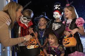 ball_dale's tweet photo. Come and spend Halloween at Hallowfest Card Show! Oct. 29th PPAV Hall Visalia  Let the kids safely TRICK OR TREAT at 120+ tables of Cards, Coins, Anime, Toys and Comics.  Dress up for the Costume Contests! https://t.co/7Kka5VupLk #hallowfest #halloween #cardshow #tradeshow #expo https://t.co/F4Ao1kiYJM