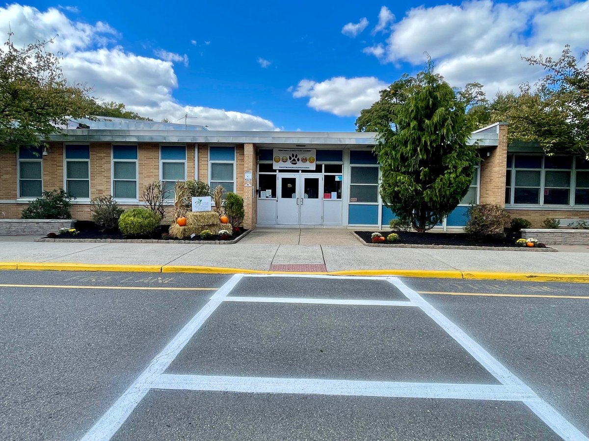 Principal Anderson tweet media