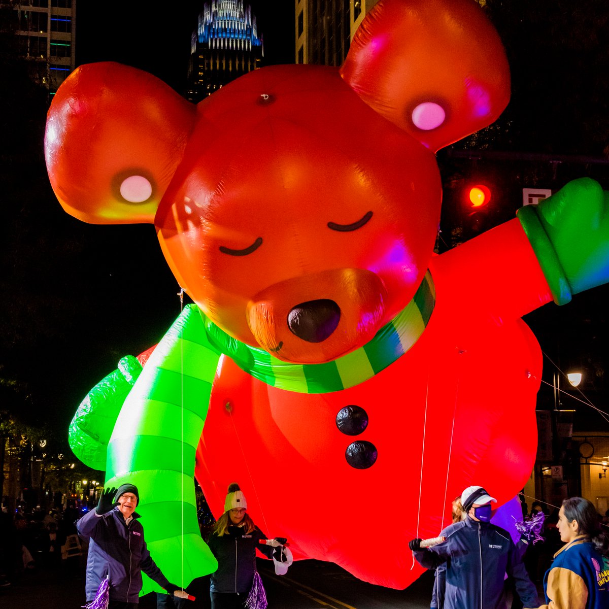 NovantParade's tweet image. Have you always wanted to march in the parade? Parade volunteers can wear a costume OR help carry one of our larger-than-life balloons! Sign up at the link below. 🎈🎈🎈
.
.
.
InitLive - Novant Health Thanksgiving Eve Parade 2022
#novanthealth #cltthanksgiving#queencharlotte