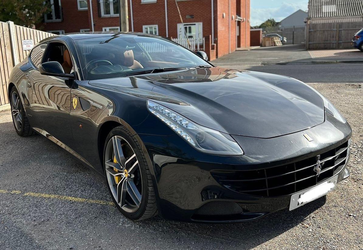 😍 check out what Pulse Car Audio have done with this gorgeous Ferrari FF. An SPH-DA360DAB fitted to complement the dashboard perfectly 👏🏻
#androidauto #applecarplay #pioneercaraudio #CarStereo #Pioneer #caraudio #headunit #ferrariff #ferrari #ferrarichallenge #ferrariworld