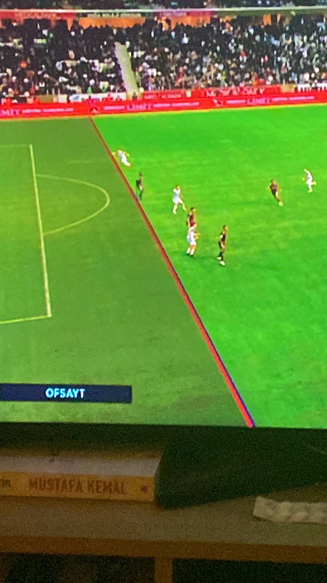 Omuzdan çizgi çizmiyorlar elinden çiziyorlar ve bunu bütün Türkiyenin gözüne soka soka yayınlıyorlar🤐🤐🤐 #GRSvBJK