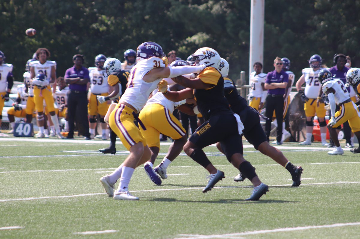 ETBU_Football's tweet photo. ๐๐๐
1st Half Pics
๐ UMHB
#TexasTigers #ascfb #d3db https://t.co/o849XgdY8T
