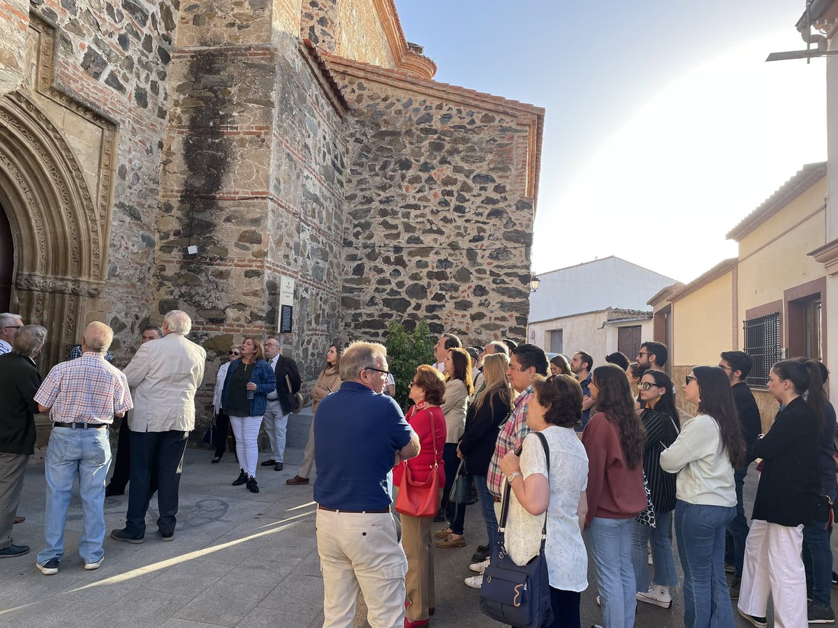 Tad3Lab's tweet image. Y hoy hemos terminado las jornadas del Mudejar en tierra de Alcocer visitando la iglesia de Santa Catalina en Talarrubias, la iglesia De San Pedro Apóstol en Casas de don Pedro y la iglesia de Nuestra Señora de la Antigua. Llenazo y palizón 👏👏