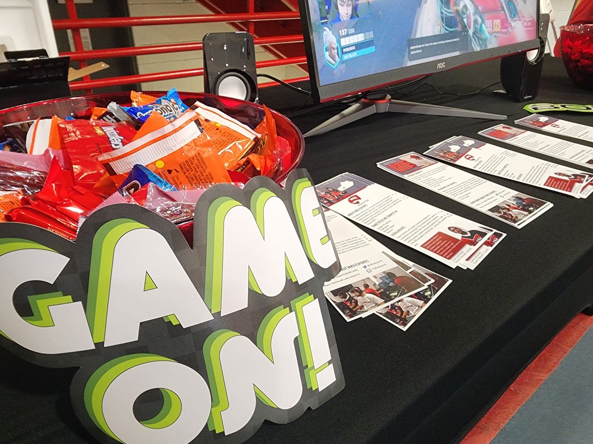 If you missed us at Head for the Hill, you can contact us anytime at esports@wku.edu!

Here are a few shots of our table. It was great talking to prospective students and parents about Esports!! 

Reply with which candy you'd take from the candy bowl. 🍫🍬