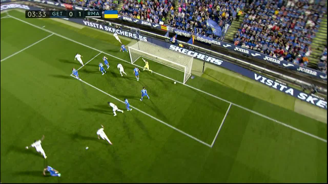 Militao heads it home for Real Madrid 👏”