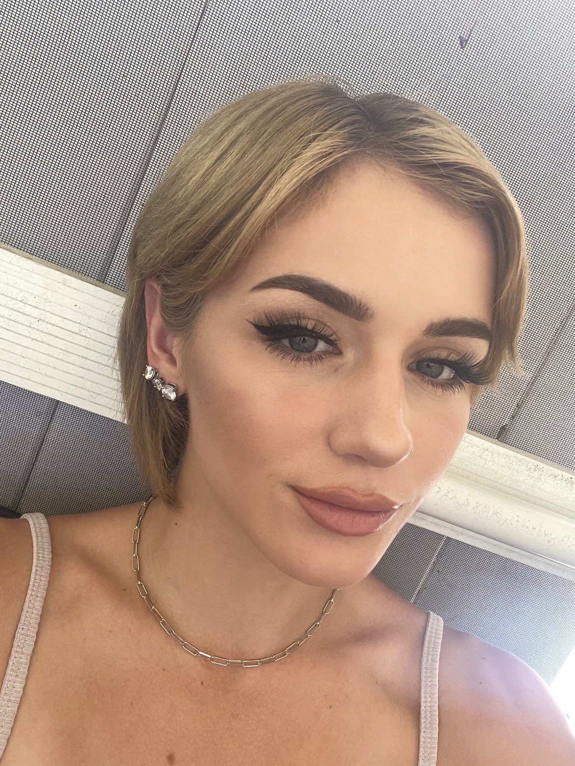 TW Pornstars - 3 pic. Rosalyn Sphinx. Twitter. 🖤. 7:13 PM - 8 Oct 2022