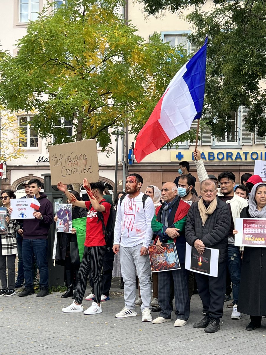 jafarkapa's tweet photo. Solidarité avec le peuple Hazara suite à une explosion au centre éducatif à Kaboul.
#StopHazaraGenocide #Strasbourg
#ONU @bbcpersian @david_martinon https://t.co/FIJaUtGbt8