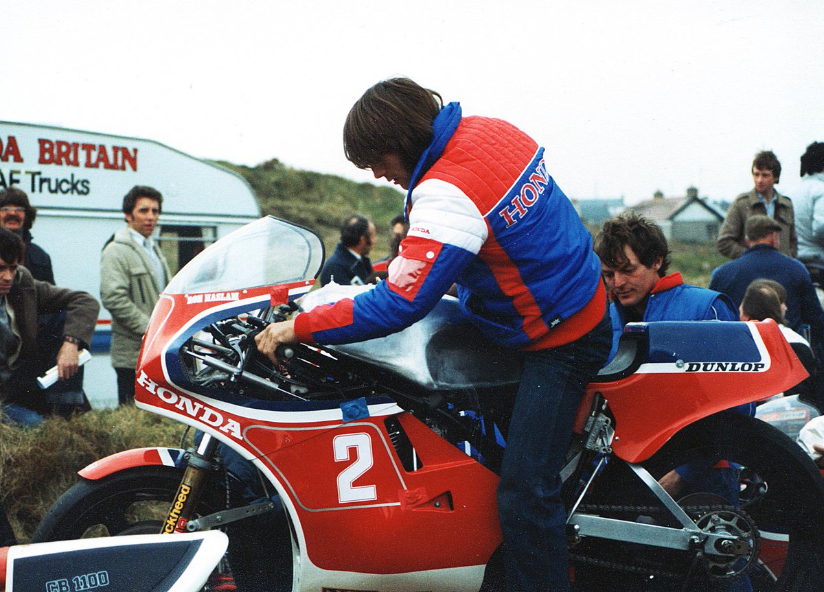 popsyosh34's tweet photo. Rocket Ron 🇬🇧2⃣🏁
#Roadracing #Racevans #HowardG #Anorak https://t.co/LFWuVv48vU