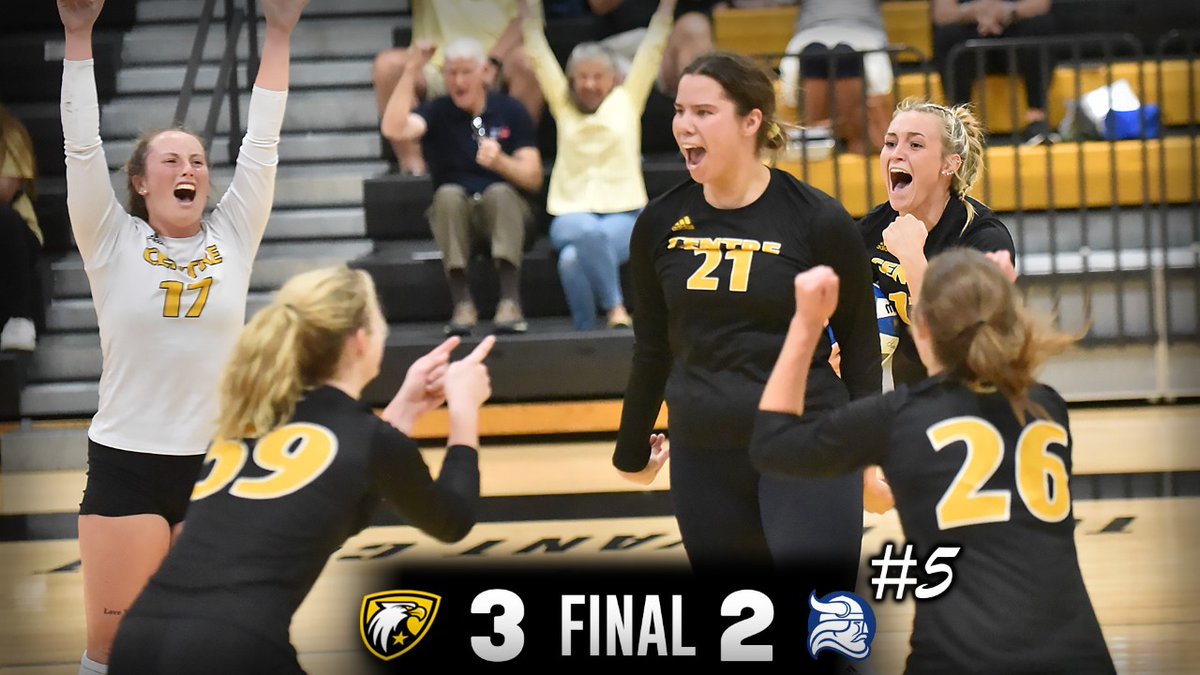CentreAthletics's tweet photo. 🏐 | What a day for @CentreVB! We're never gonna forget this one! https://t.co/2VxvZcuM1m #RollKerns https://t.co/4hhJ7kwgCq
