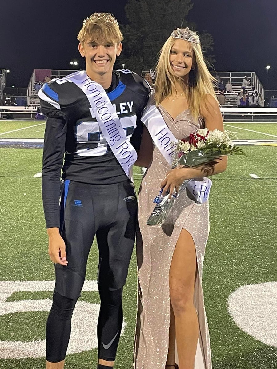 Congrats to our 2022 HOCO senior royalty!!👑💙