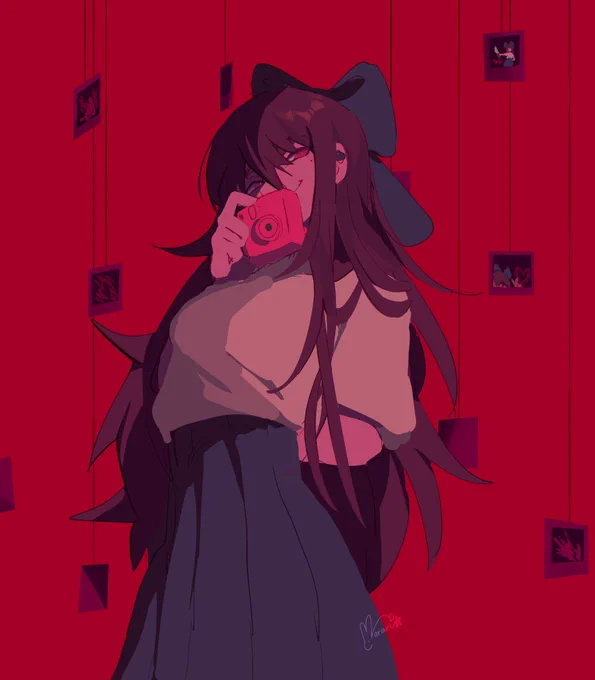 Day 7: PolaroidThe photography club President won't let anyone in the red room#peachycharactober22 