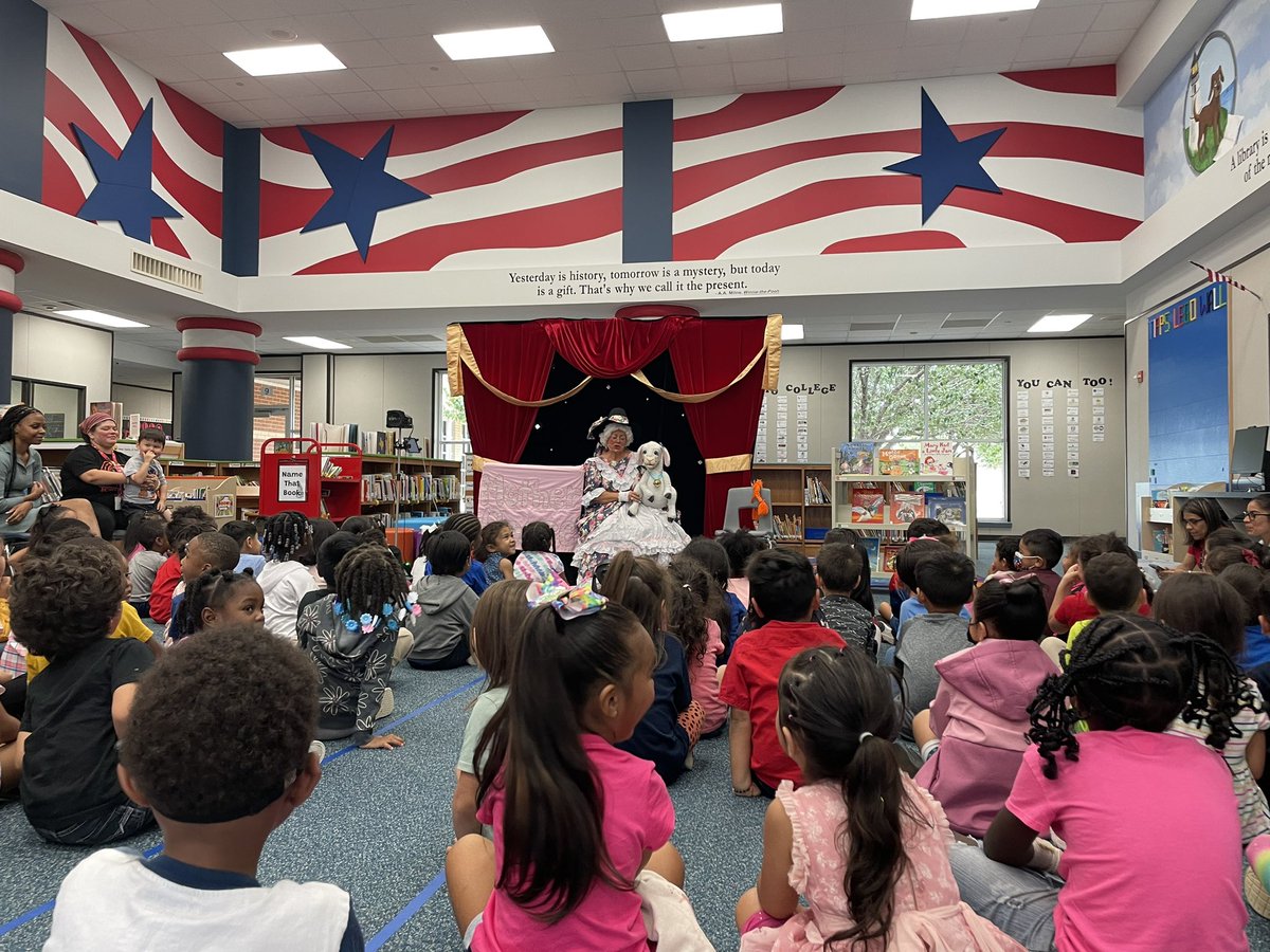 Andrea Michaca tweet media