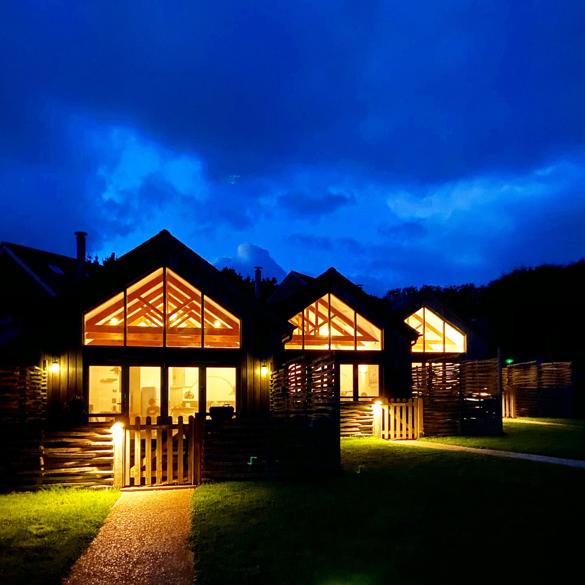 merlin_farm's tweet photo. Christmas & New Year Breaks in Cornwall from ยฃ53pppn* https://t.co/jCwhdpMIQn
*Based on 4 people staying for 7 nts.
4 - 7 night stays available from 21st December - 4th December.
#christmas #newyear #uktravel #ukholidays #cornwall #winterstays #ukbreaks #festivebreaks #xmas #uk https://t.co/nT3XMtGZV6