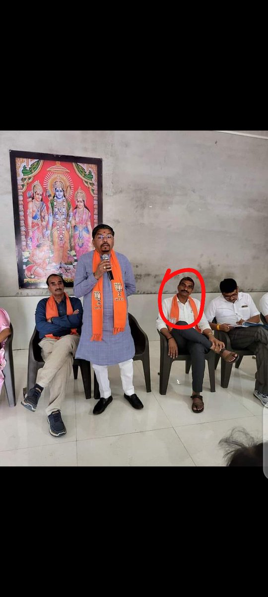 rana_indigenous's tweet photo. पहले से चली आ रही प्रथा के अनुसार हमला करने वाला कपड़ो से पहचाना जा रहा है  
@narendramodi
@RahulGandhi
@AnantPatel1Mla
@Adivasibhil1
@TribalArmy
@Bpvm_Gujarat

#Istand_With_MlaAnantPatel https://t.co/WWt8aLTm5M