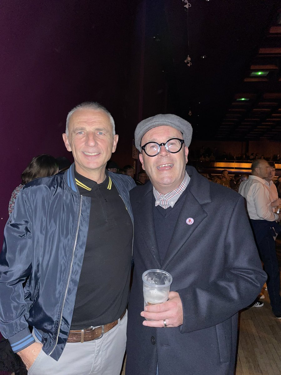 Bradfordcentral's tweet photo. Me and @halftimehurler have arrived for the @paulwellerHQ gig #lookingfine https://t.co/K4Csp7LBVH