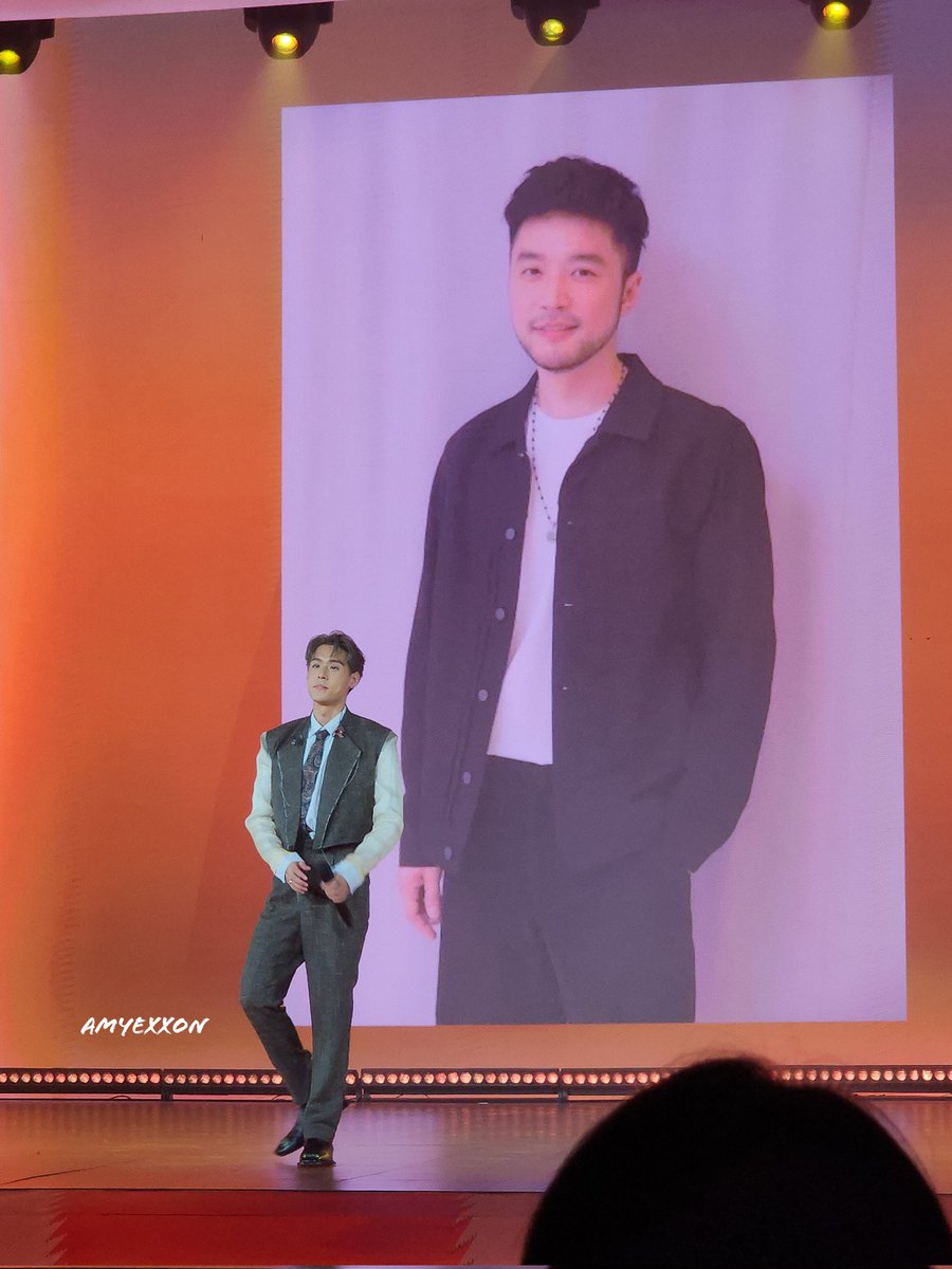 AmyExxon's tweet photo. @bell_supol อยากจะถามพ่อ ว่ายูก @bbillkin แสบมั้ย? 😁 เล่นซ้าาาา 555 #GoldenHourFanmeeting
#Bbillkin #บิวกิ้น #bell_supol https://t.co/EDCZVuZAPz