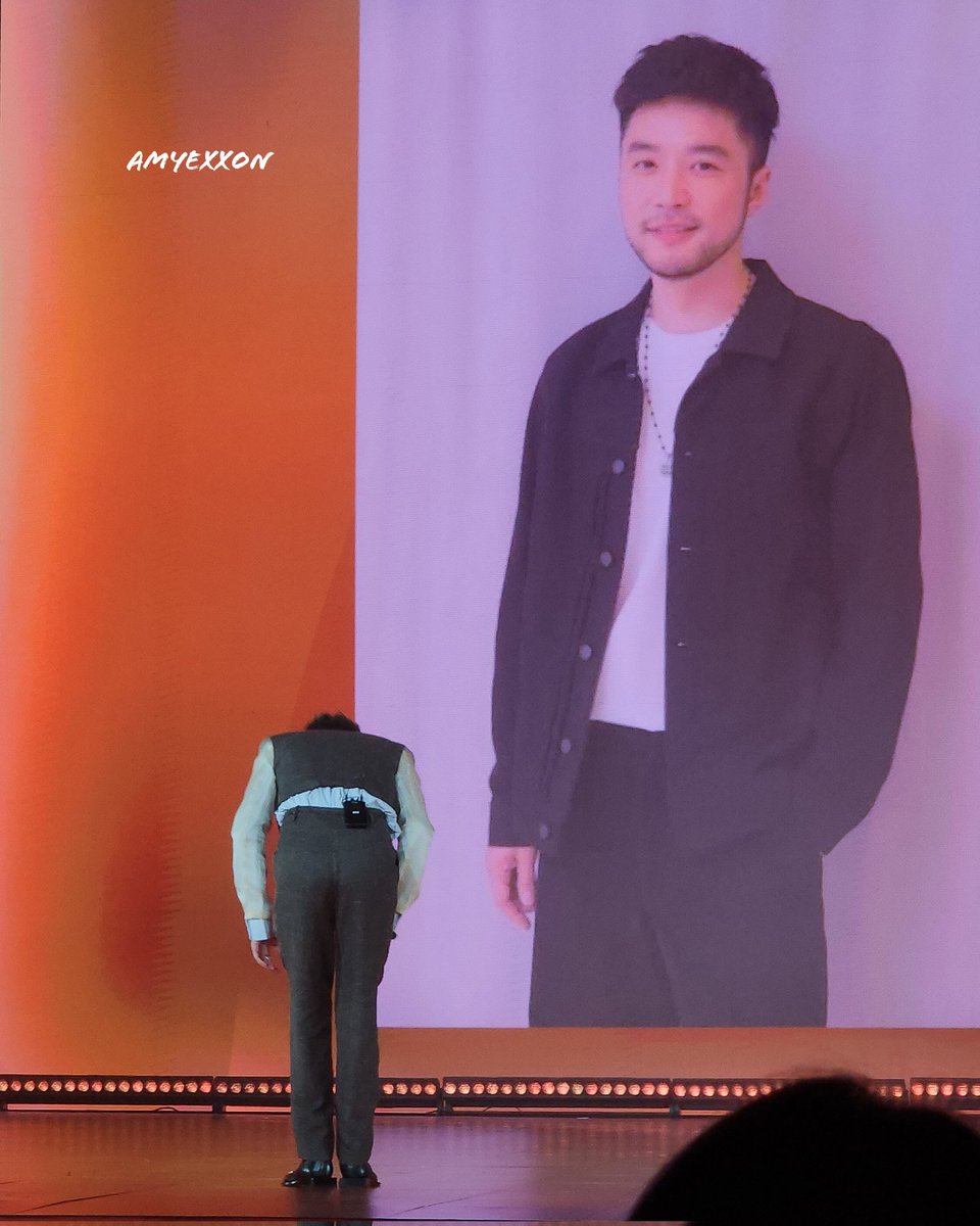 AmyExxon's tweet photo. @bell_supol อยากจะถามพ่อ ว่ายูก @bbillkin แสบมั้ย? 😁 เล่นซ้าาาา 555 #GoldenHourFanmeeting
#Bbillkin #บิวกิ้น #bell_supol https://t.co/EDCZVuZAPz