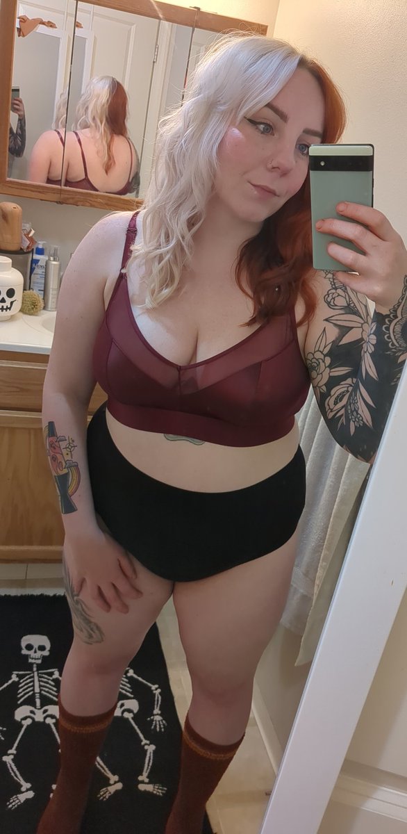 draccutie's tweet photo. Mommy milkers 🥵

https://t.co/1hc2jJIBue
#onlyfans https://t.co/j5zLt8WYSp
