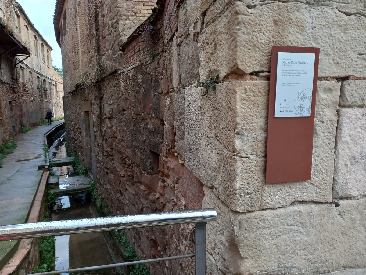 No anem sobrats de referents i, per això, es troba a faltar la llum i l'empenta del Manel.

El millor homenatge que li podem fer no és una placa (que també) sinó un Rec actiu, viu i ple de vida. I, per fer-ho, necessitem un nou POUM per transformar el barri i definir-ne els úsos.