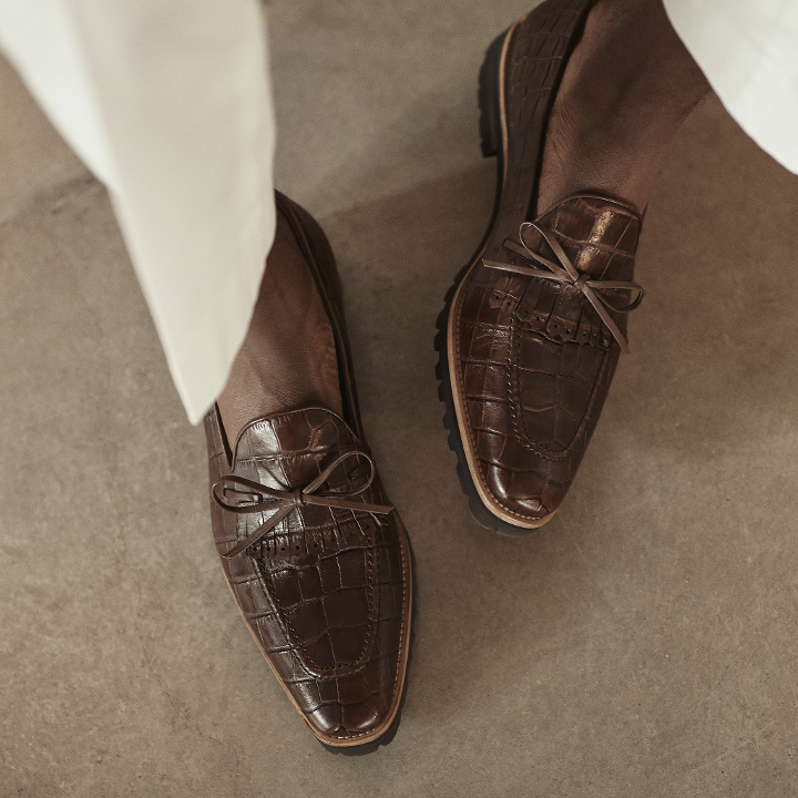 ADORSIBRAND's tweet photo. A loafer carrying the “main character” energy. 💁‍♂️

Get your perfect pair: https://t.co/1NctCTuuoS 

#ADORSI #ASoleThatFitsYourSoul https://t.co/sEAT7h7TMO