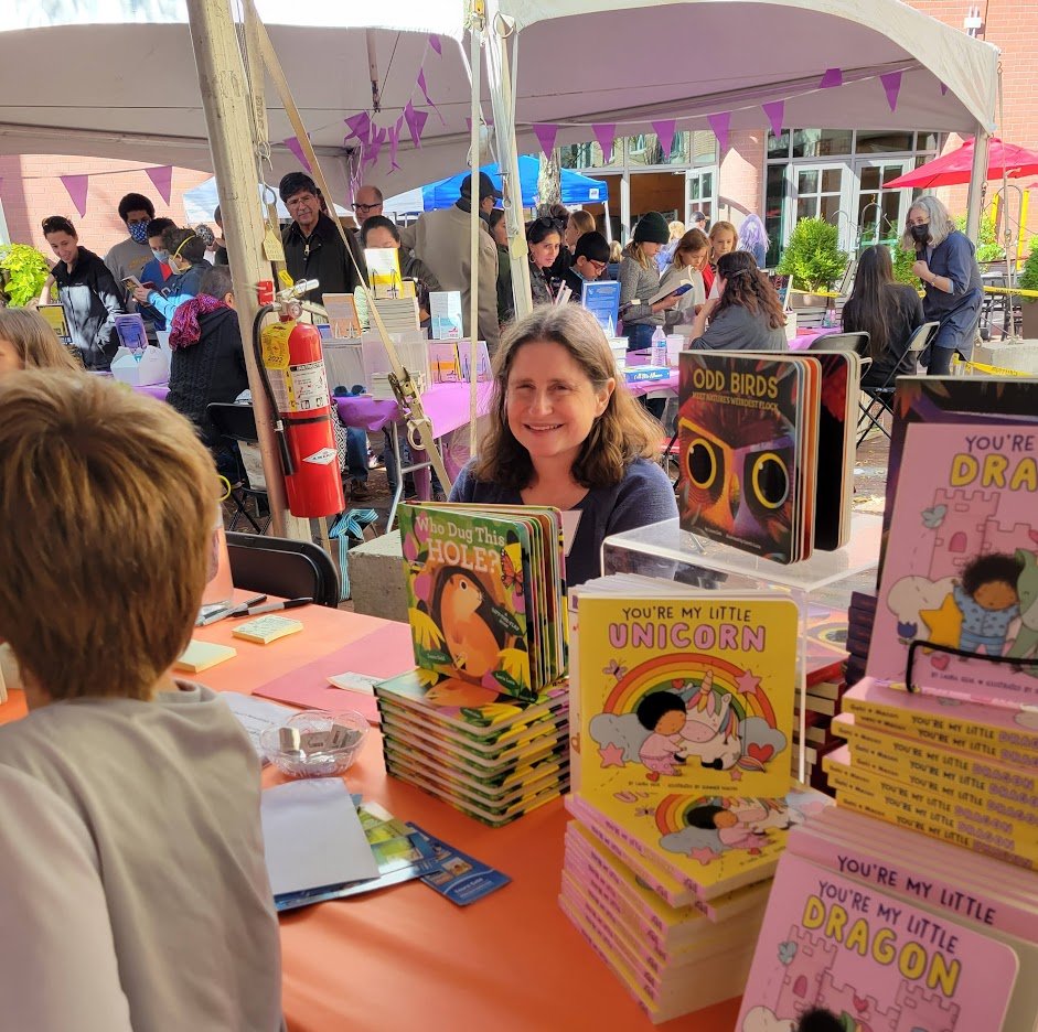 PrincetonPLkids's tweet photo. @PrincetonPL @MUTTScomics @studioroxas @AgentPenfold @SherriRinker @crews_nina Here are even more photos from the Princeton Children's Book Festival, these ones featuring: @gitavarad1 @AuthorLauraGehl @BarbDiLorenzo and @CarrieFinison!
Still going strong with 30 minutes left in the day!
#pplbookfest https://t.co/vyVbJgf1dO