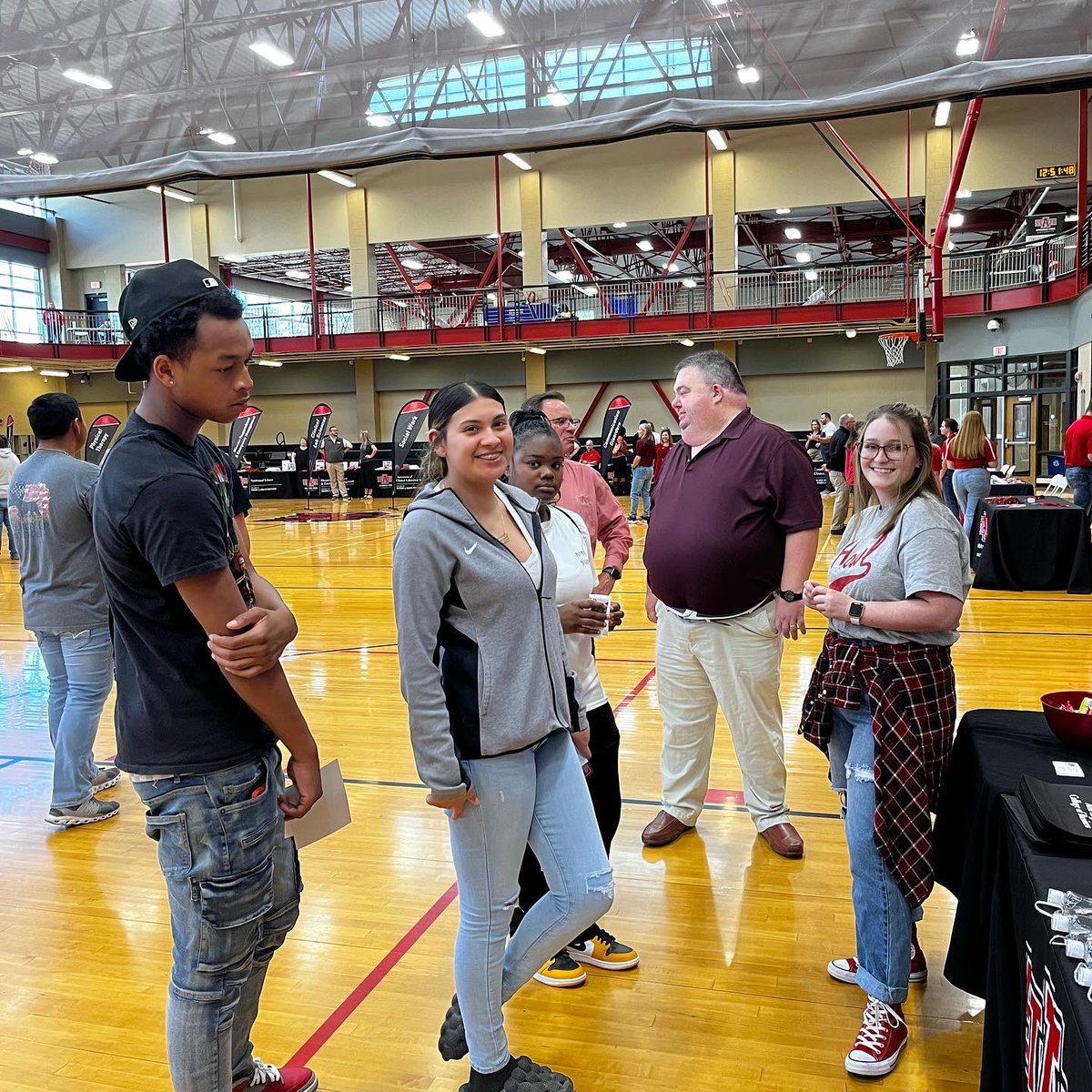 AStateGriffin's tweet photo. We had a great turnout at our first Pack Preview! We canโt wait to welcome our soon-to-be Red Wolves to the Pack ๐บโค๏ธ
#AStateGriffin #PackPreview #WTTP https://t.co/tOHNIVlrbC