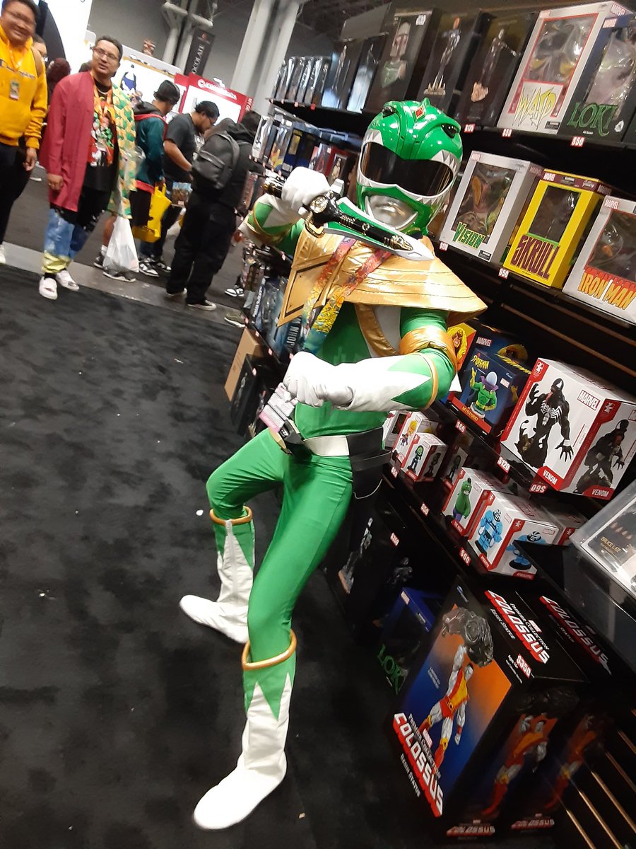 GentleGiantLTD's tweet photo. We ❤️ a good cosplay moment at the #GGLTD booth! Who's your favorite or go to character to cosplay as?

#NYCC #NYCC22 #NYCC2022 #NewYorkComicCon #Cosplay https://t.co/ISfPVltskq