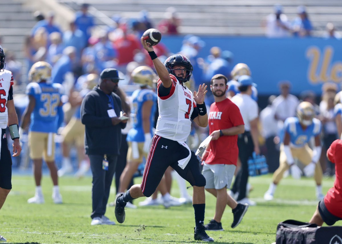 j_gambassi's tweet photo. Shots from pregame warmup! #utahfootball #thechrony @Utah_Football @TheChrony @ChronySports https://t.co/bLMqdSR5d9