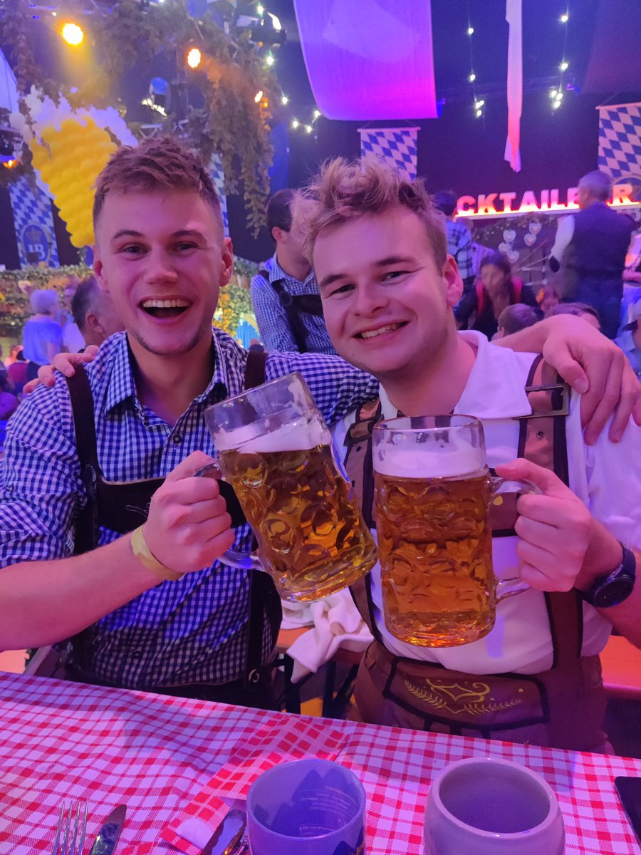 JaahJoep's tweet photo. Oktoberfest in @europaparkNL met  @Christiaanh3 #OktoberfestEP https://t.co/Bpaa3n0iMv
