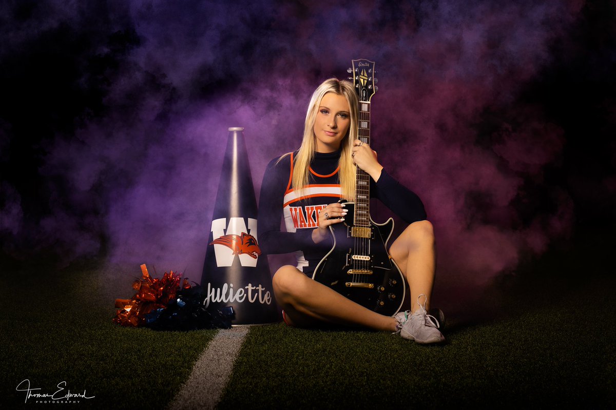 T_Edward_Photo's tweet photo. Cheerleaders ROCK! Wakeland HS Senior Juliette rockin’ this shot. #classof2023 #2023senior #seniorpictures #seniorphotos #wakelandhighschool #seniorportraits #seniorphotographer #wakelandseniors https://t.co/oeWpZjefb2
