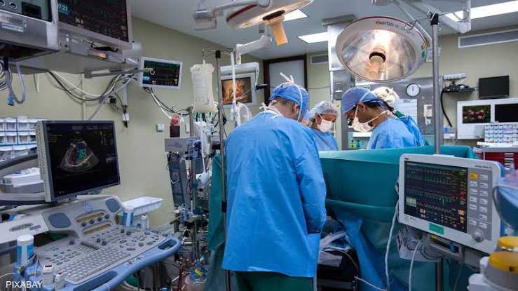 _BioEng's tweet photo. - جهاز مراقبة_المريض المعروف باسم
#Patient_Monitor
- هو من الأجهزة الطبية الهامة للغاية والتي لاغنى عنها في العديد من الاقسام داخل المستشفى مثل :
١- الطوارئ
٢- غرف العمليات
٣- العناية المركزة
- لكي يتمكن الطبيب من التأكد من حالة المريض لحظة بلحظة ✨💙 https://t.co/abIwVqJQ2B