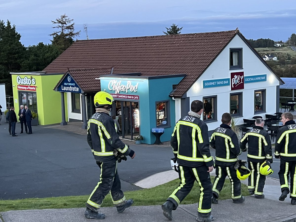 Siobhan Carr and her tireless staff at The Coffee Pod in #Creeslough have been doling out mountains of free food and drinks to emergency workers for over 24 hours now - they’re still going as I write. They also refuse payment from journalists sheepish at the Donegal hospitality
