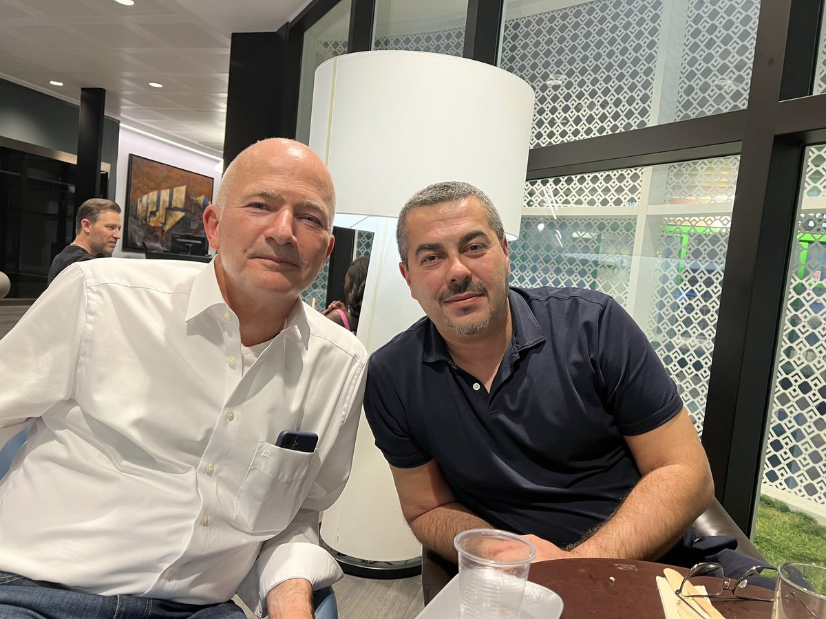 When you meet the legend at the airport… priceless! <a href="/schaefers_hans/">Hans-Joachim Schäfers</a>