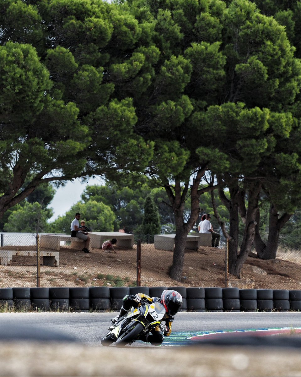 CescObiol12's tweet photo. ✅ Todo en el sitio en @CircuitCalafat  

🔜Mañana, a batallar y disfrutar 😎

📸 @fbiset

#cesc12 #ohvale #ohvalegp0 #minivelocidad #minigp #xlite https://t.co/lgIbl5rcI7