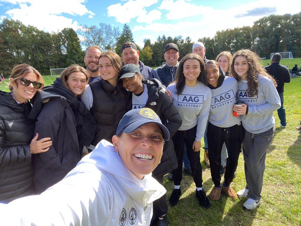 AMarathakis's tweet photo. Convincing 7-1 homecoming win for Academy soccer in front of a great crowd👏🏼‼️ Love the school pride and support from fellow scholar-athletes🐻 We love our alumni💙‼️ #AcademyWay #AcademyBears @thealbanyacademies https://t.co/5kbfNWrCTy