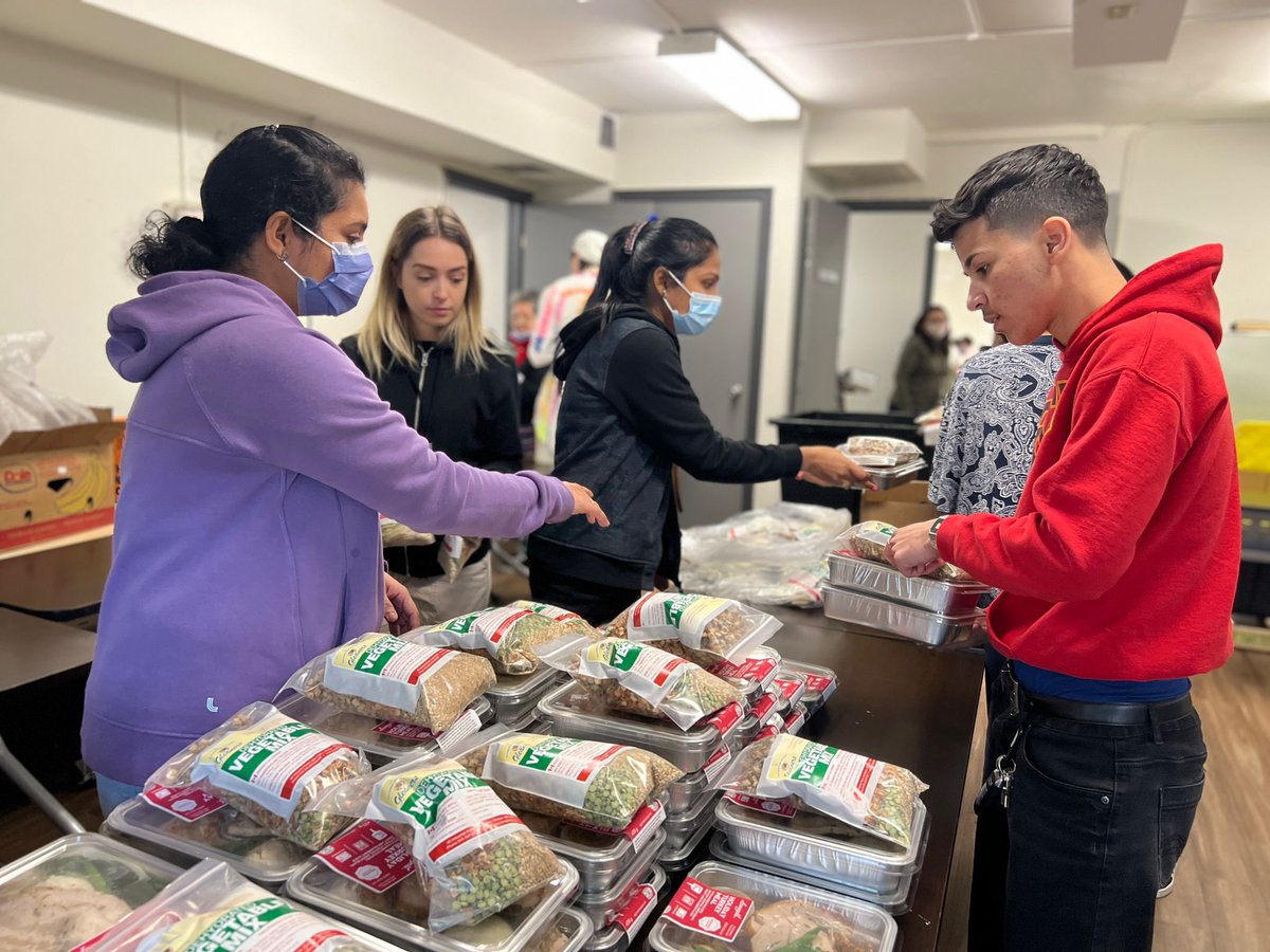 TPS51Div's tweet photo. Yesterday when we gave out hot meals we also gave out dehydrated vegetable soup mix made &amp; donated by @SWOGleaners We appreciate their generosity &amp; commitment to reducing global hunger. Each package needs only water to feed a whole family. https://t.co/lzH8pC8O9U