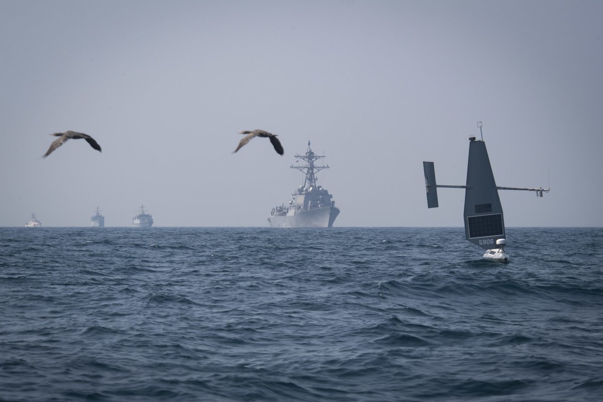 #NavyInnovation and #NavyPartnerships meet! 🇬🇧 ⚓ 🇺🇸 

Naval forces from the U.S. and U.K. conducted a bilateral exercise in the Arabian Gulf which featured the use of unmanned systems and #AI.

Read the story here: navy.mil/Press-Office/N…