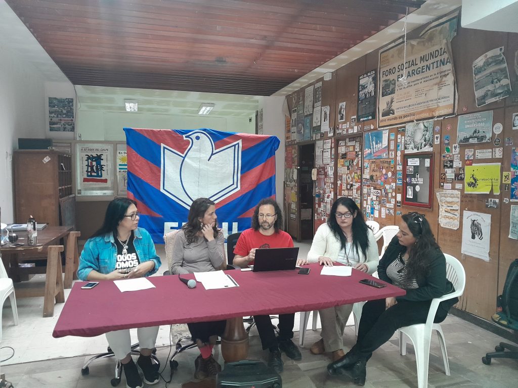 Udelaruy's tweet photo. 📍 Este sábado la intergremial de la #Udelar informó acerca de la continuidad del conflicto de los gremios universitarios, en el marco de la discusión por presupuesto que se está desarrollando en el Parlamento.

👉🏻 Más info.: https://t.co/ymqzZSxoLD https://t.co/lLnY6vjCrS