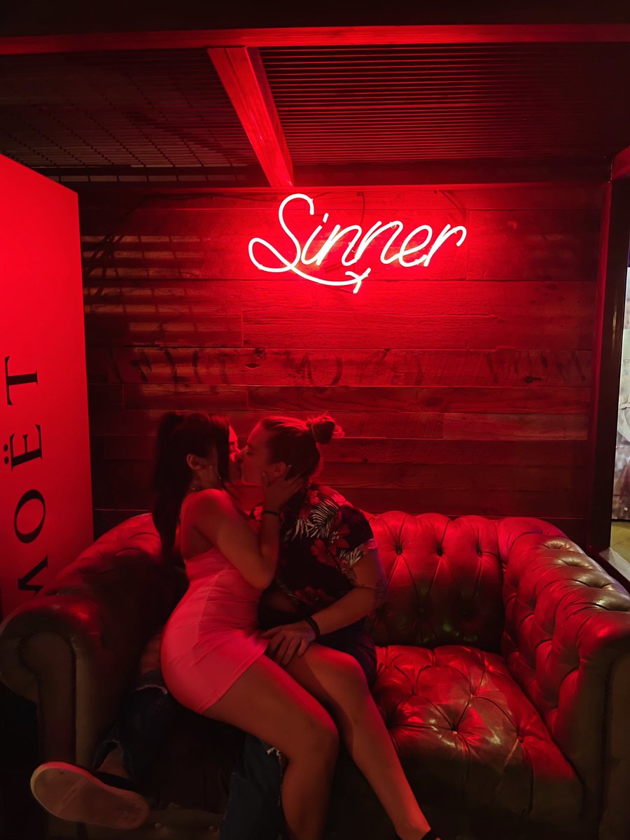 groovy_giii's tweet photo. Happy International Lesbian Day to my gay ass girlfriend. 🧡🤍💖 https://t.co/pFtQVk4Jyu